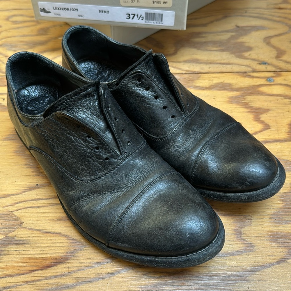 🇮🇹 Officine Creative black leather shoes.
